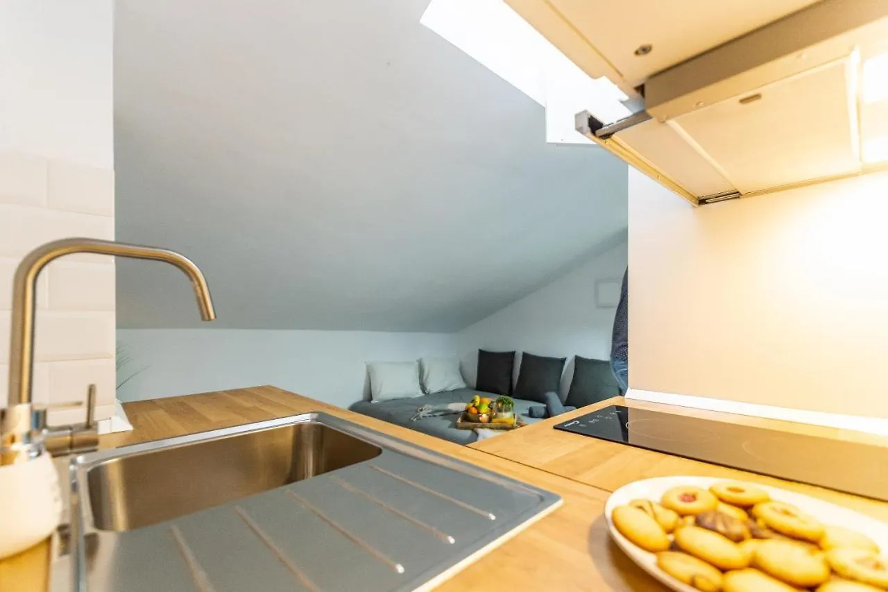 Apartment Beautiful Marmoles Studio With Terrace Malaga