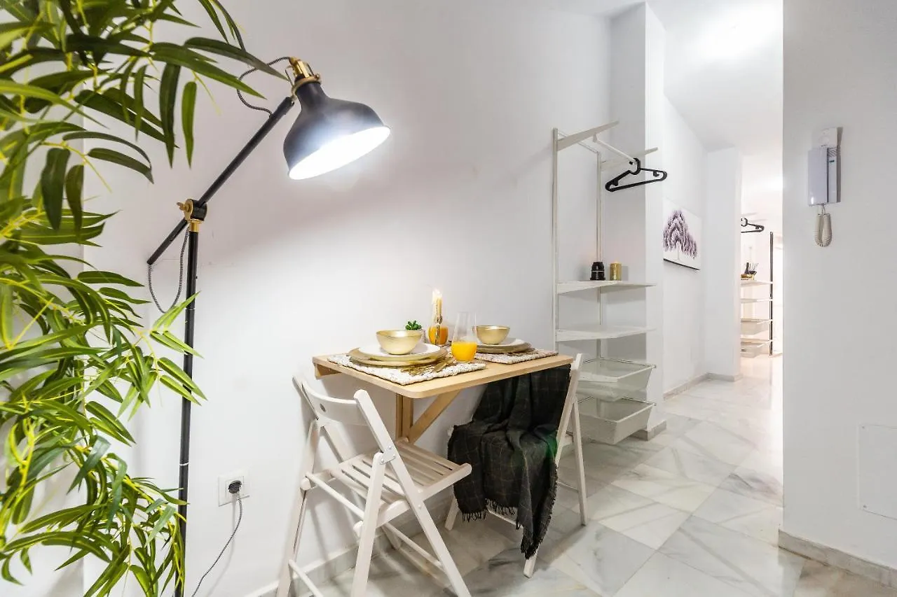 Beautiful Marmoles Studio With Terrace Malaga