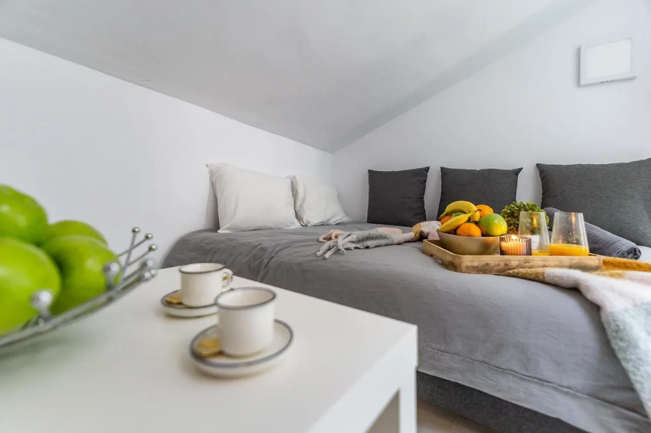 Beautiful Marmoles Studio With Terrace Malaga